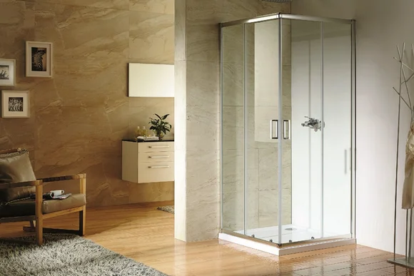 Duschkabine mit Schiebetüren aus Glas